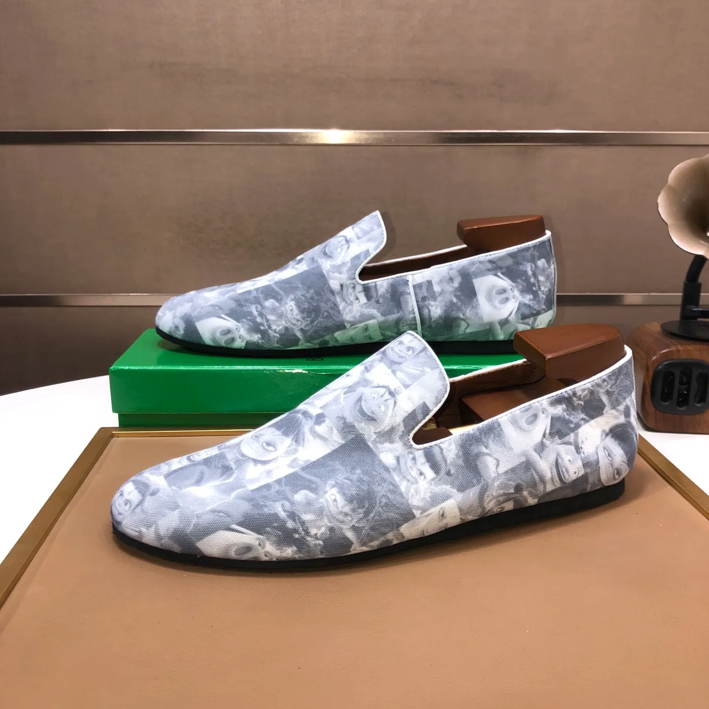 Men's shoes 💰460💰 [Botteg Venetta (BV)] (wallet shoes) exclusive new model official website new model The upper is made of high-quality top calfskin. Delicate feel and flowing luxurious texture. Tailor-made for refined men to create a noble aura. Detailed and regular Mark hand-stitching. Smooth lines. Full sheepskin lining, comfortable to wash sweat. 38-44